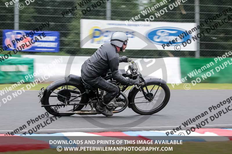 Vintage motorcycle club;eventdigitalimages;mallory park;mallory park trackday photographs;no limits trackdays;peter wileman photography;trackday digital images;trackday photos;vmcc festival 1000 bikes photographs
